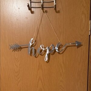 Silver 'Hope' Arrow Wall Decor